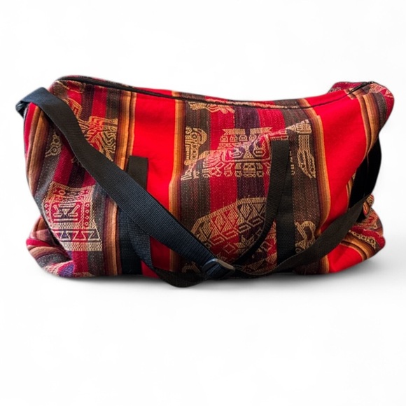 Artisan Peruvian or Andean Designed Red Multi Llama Aguayo Duffel Bag NWOT - Picture 4 of 12